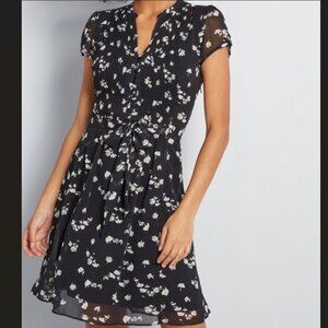 Modcloth JBS Daisy Floral Tie Dress Black Size 8